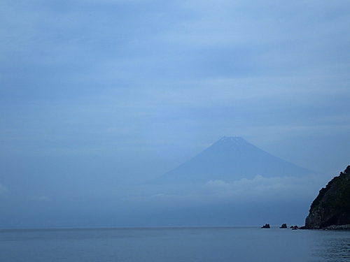 うっすら富士山！