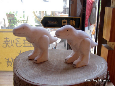 益子　春の陶器市で恐竜おもちゃをゲット！