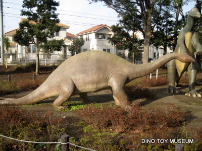 高根木戸第３公園の恐竜モニュメント