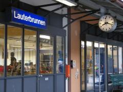 スイス Lauterbrunnen駅 8:18