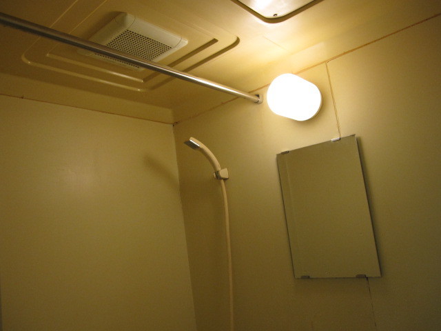 東京都渋谷区　賃貸物件原状回復　１Ｒハウスクリーニング　浴室ユニットバス清掃　作業完了後　１