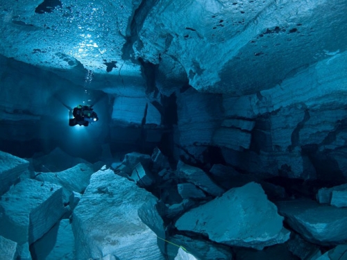 綺麗すぎるロシアの水の中の結晶洞窟 世界の綺麗な景色 絶景 画像で旅気分
