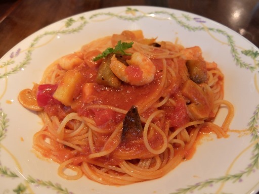 小えびと地中海野菜のトマトソーススパゲティ
